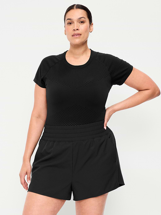 Old Navy Seamless Textured Cropped T-Shirt — photo 8