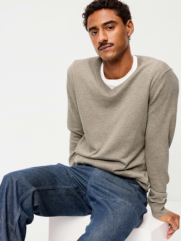 Old Navy V-Neck Sweater — photo 4