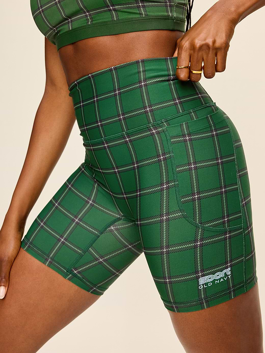 Old Navy Extra-High Waisted PowerSoft Boundless Pocket Biker Shorts-- 6-inch inseam - No Front Seam — photo 4
