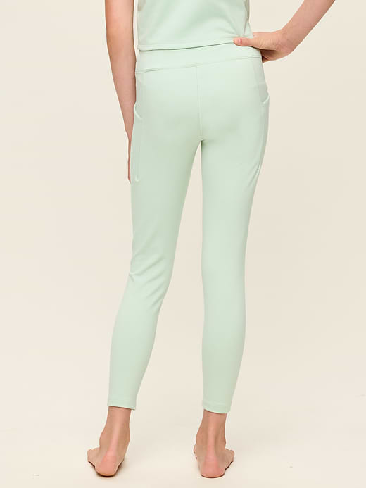 Old Navy High-Waisted StudioSmooth 7/8 Leggings for Girls — photo 3