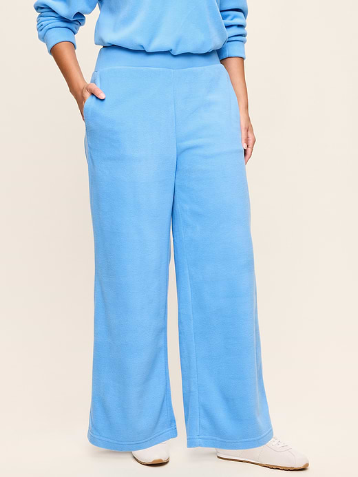 Old Navy Extra High-Waisted Performance Fleece Wide-Leg Sweatpants — photo 6