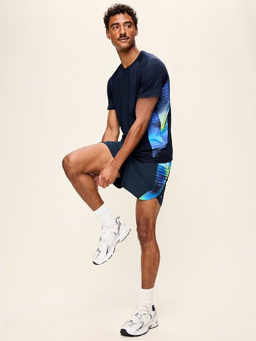 Old Navy Slim Fit Performance Vent T-Shirt — photo 4