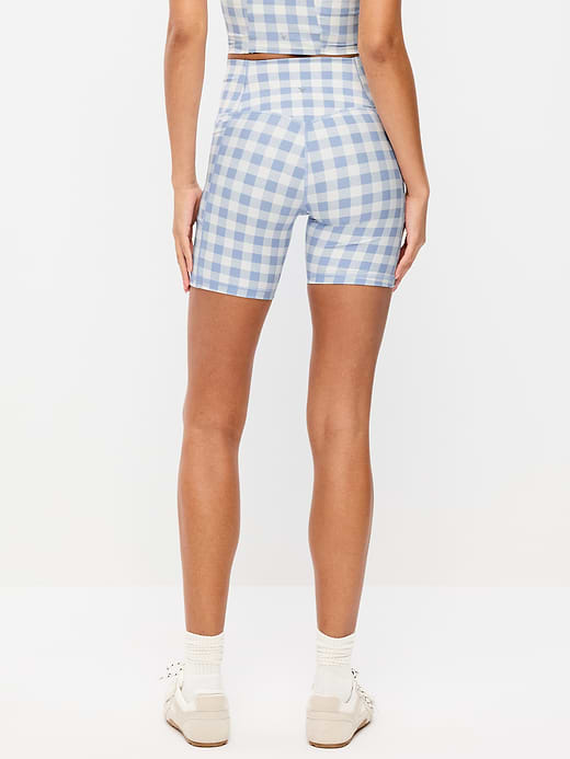 Old Navy Extra-High Waisted PowerSoft Boundless Pocket Biker Shorts-- 6-inch inseam - No Front Seam — photo 3