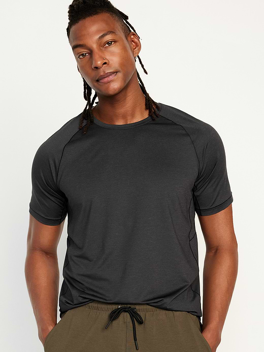 Old Navy Slim Fit Performance Vent T-Shirt