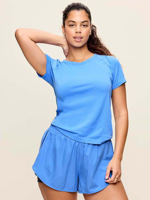 Old Navy Fluid Seamless Fitted T-Shirt — photo 6