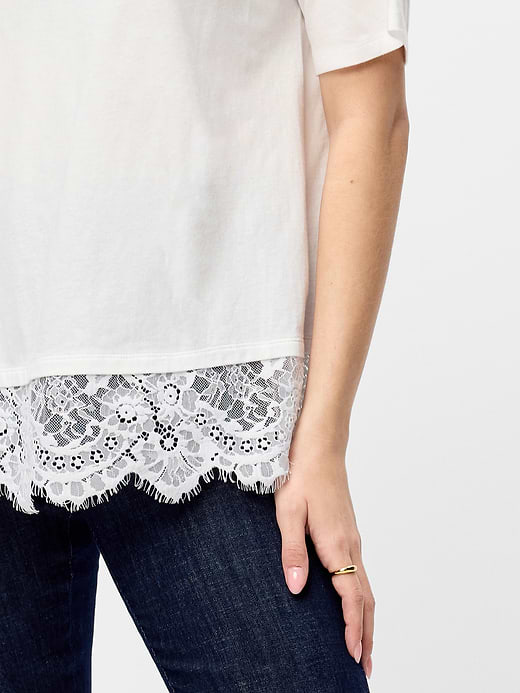 Old Navy Oversized Lace Hem T-Shirt — photo 4