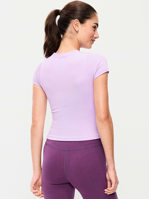 Old Navy Exhale Seamless Fitted Rib T-Shirt — photo 3