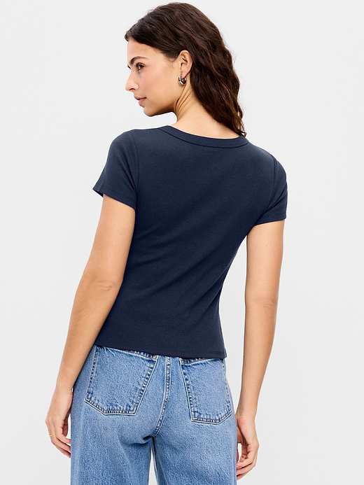 Old Navy Snug Crop V-Neck Ribbed T-Shirt — photo 3