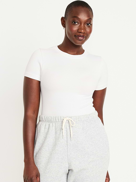 Old Navy Exhale Seamless Fitted Rib T-Shirt — photo 6