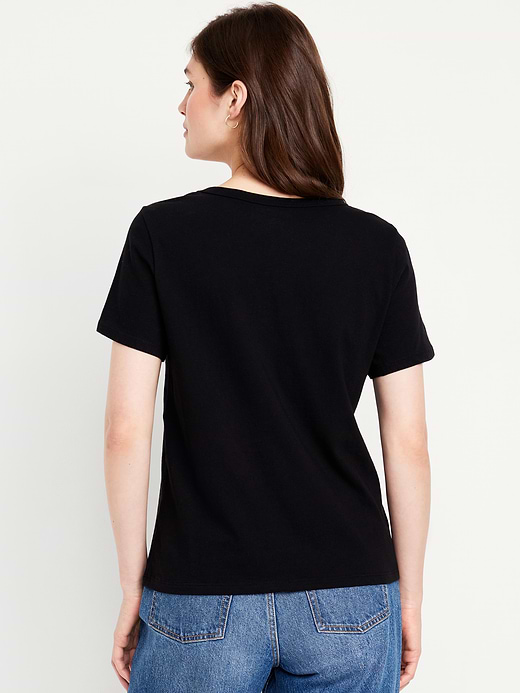 Old Navy EveryWear V-Neck T-Shirt — photo 3