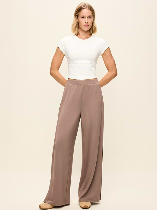 Old Navy High-Waisted Bounce Lite Drapey Wide-Leg Pleated Pants — photo 3