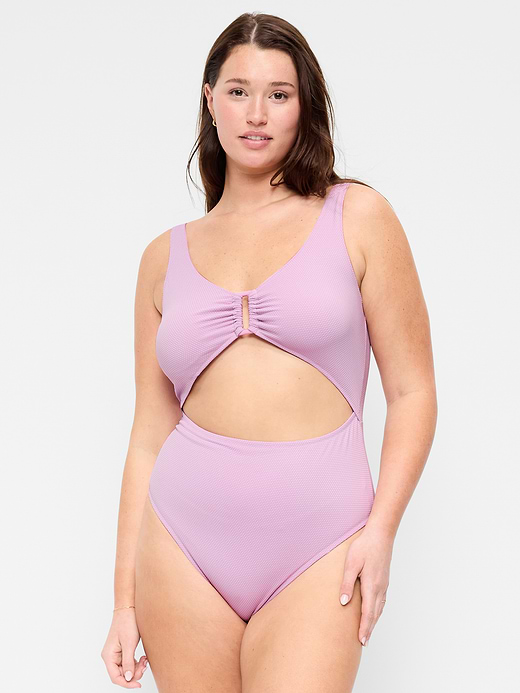 Old Navy Textured One-Piece Cut-Out Swimsuit — photo 6