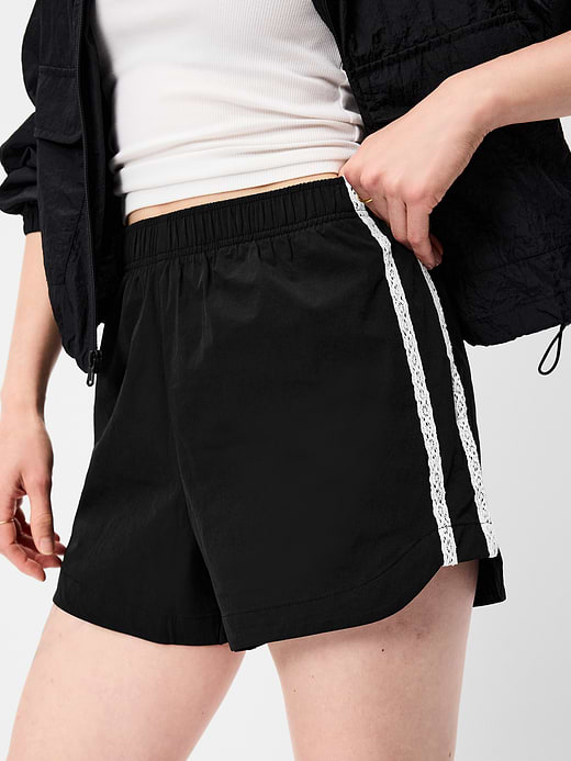 Old Navy High-Waisted TrekTech Run Shorts — photo 4