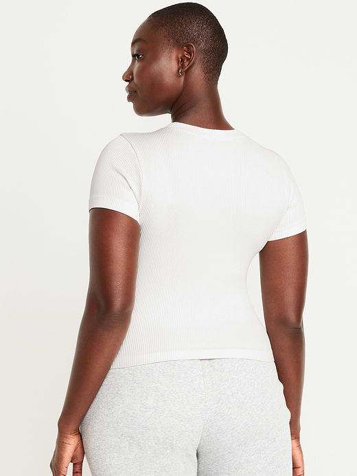 Old Navy Exhale Seamless Fitted Rib T-Shirt — photo 7