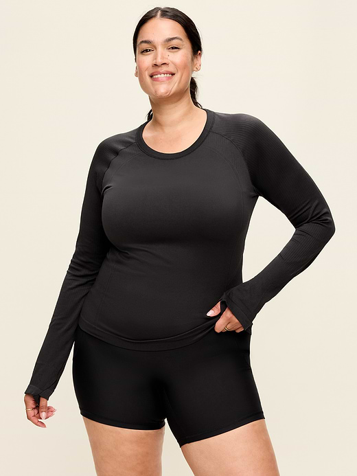 Old Navy Fluid Seamless Fitted Top — photo 8