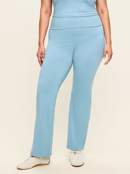 Old Navy High-Waisted PowerChill Fold-Over Bootcut Leggings — photo 9