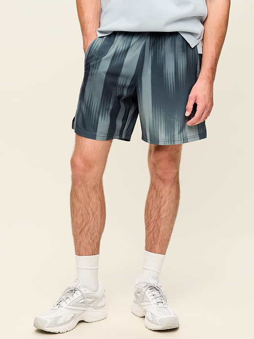 Old Navy StretchTech Workout Shorts -- 7-inch inseam — photo 1