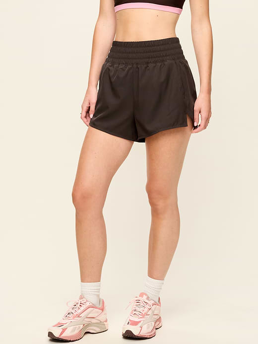 Old Navy Extra High-Waisted Crinkle Run Shorts -- 3-inch inseam — photo 1