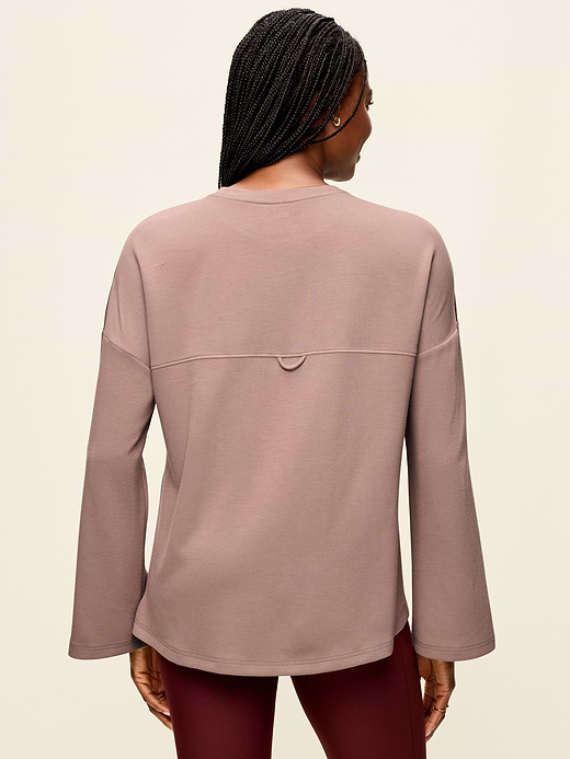 Old Navy Bounce Lite Oversized Bell-Sleeve Tunic — photo 3