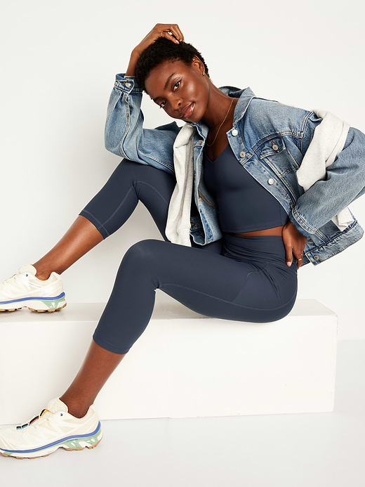 Old Navy High-Waisted PowerSoft Crop Pocket Leggings — photo 4