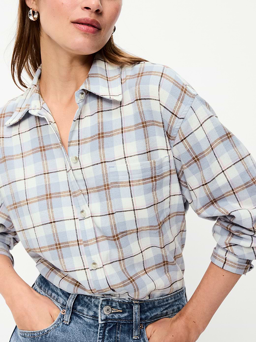 Old Navy Oversized Button-Down Boyfriend Flannel Shirt — photo 5