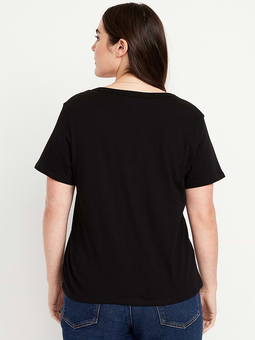 Old Navy EveryWear V-Neck T-Shirt — photo 7