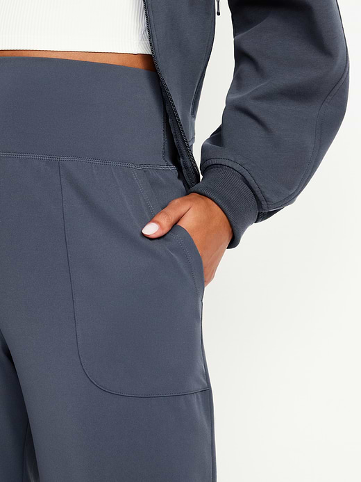 Old Navy High-Waisted StudioSmooth Jogger — photo 5