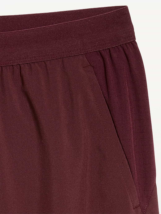 Old Navy Performance Vent Run Shorts -- 5-inch inseam — photo 4