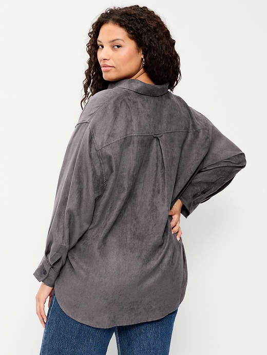 Old Navy Oversized Boyfriend Button-Down Faux-Suede Shirt — photo 9