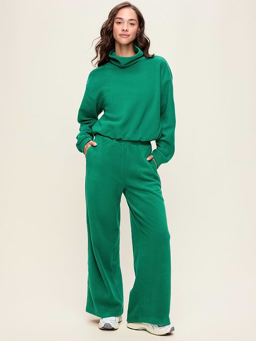 Old Navy Extra High-Waisted Performance Fleece Wide-Leg Sweatpants — photo 3