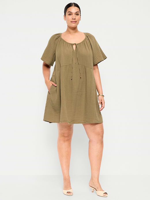 Old Navy Maternity Crinkle Gauze Flutter-Sleeve Mini Swing Dress — photo 4
