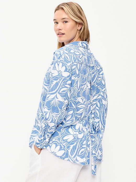 Old Navy Open-Back Crinkle Gauze Button-Down Shirt — photo 7
