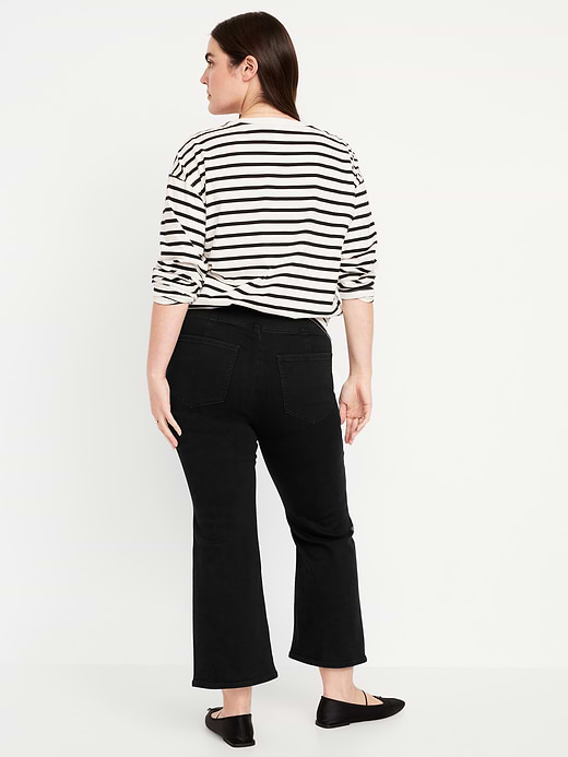 Old Navy High-Waisted Weekender Pull-On Crop Flare Jeans — photo 6