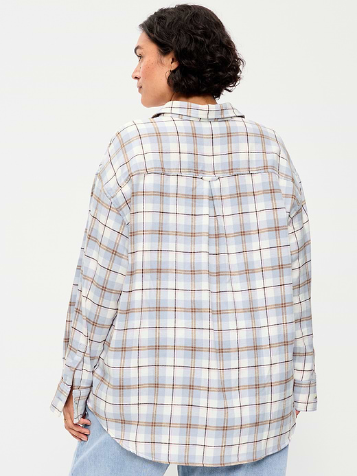 Old Navy Oversized Button-Down Boyfriend Flannel Shirt — photo 9