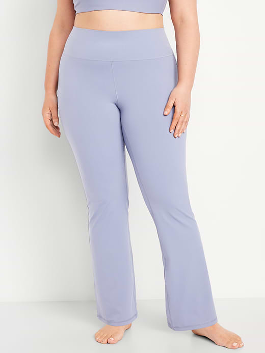 Old Navy High-Waisted StudioSmooth Flare Leggings — photo 8
