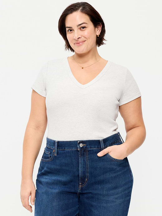 Old Navy Snug Crop V-Neck Ribbed T-Shirt — photo 8