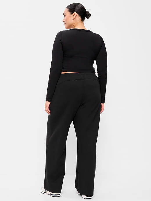 Old Navy Mid-Rise Dynamic Fleece Textured Wide-Leg Sweatpants — photo 9