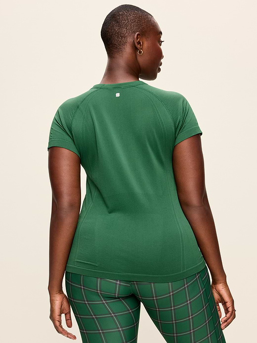 Old Navy Fluid Seamless Fitted T-Shirt — photo 7