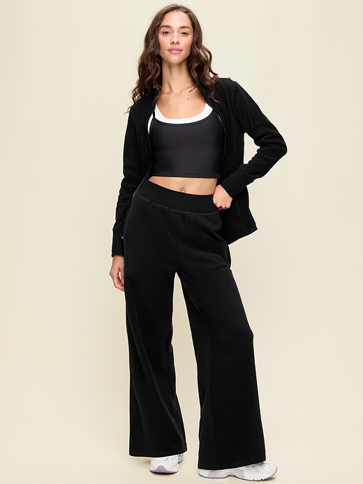 Old Navy Extra High-Waisted Performance Fleece Wide-Leg Sweatpants — photo 3