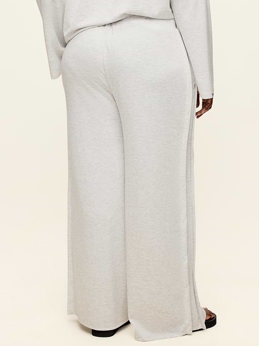 Old Navy High-Waisted Bounce Lite Drapey Wide-Leg Pleated Pants — photo 8