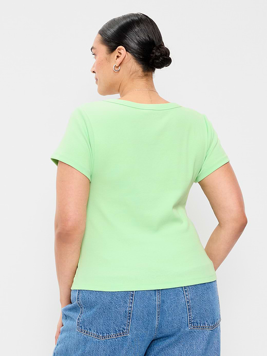 Old Navy Snug Crop V-Neck Ribbed T-Shirt — photo 9