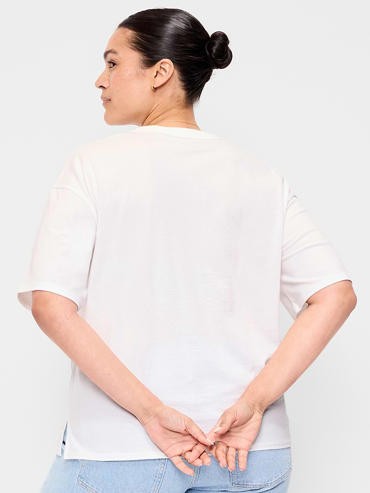 Old Navy Short-Sleeve Loose Graphic T-Shirt — photo 9