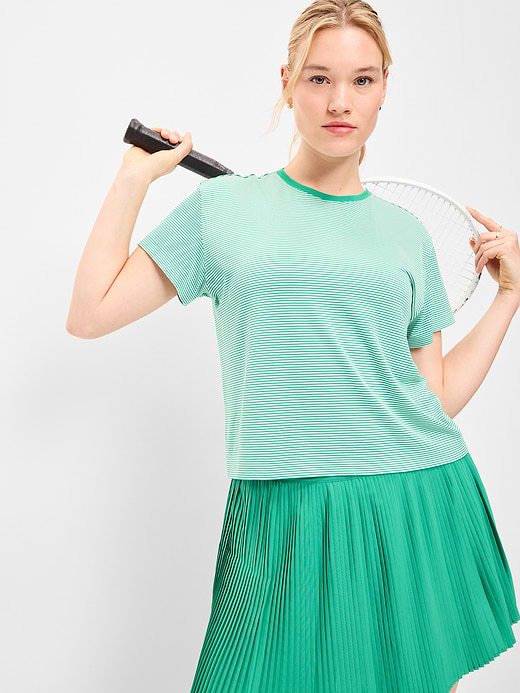 Old Navy Fluid Seamless Loose T-Shirt — photo 6