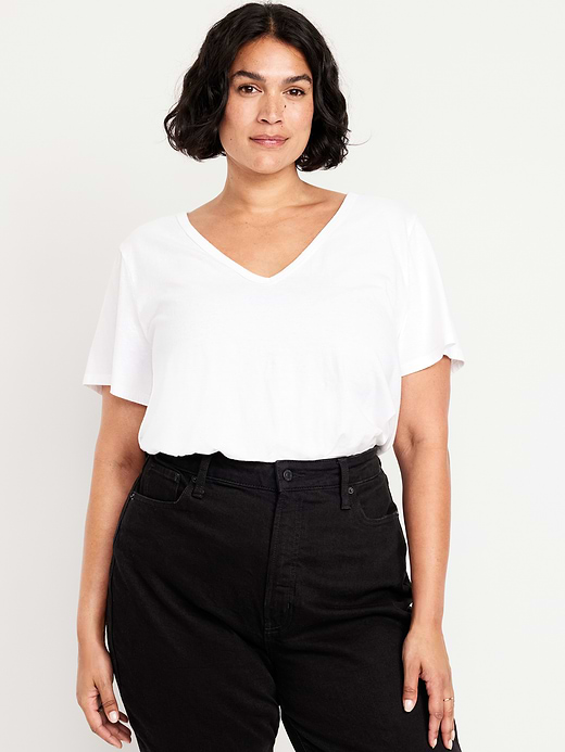 Old Navy EveryWear V-Neck T-Shirt — photo 8