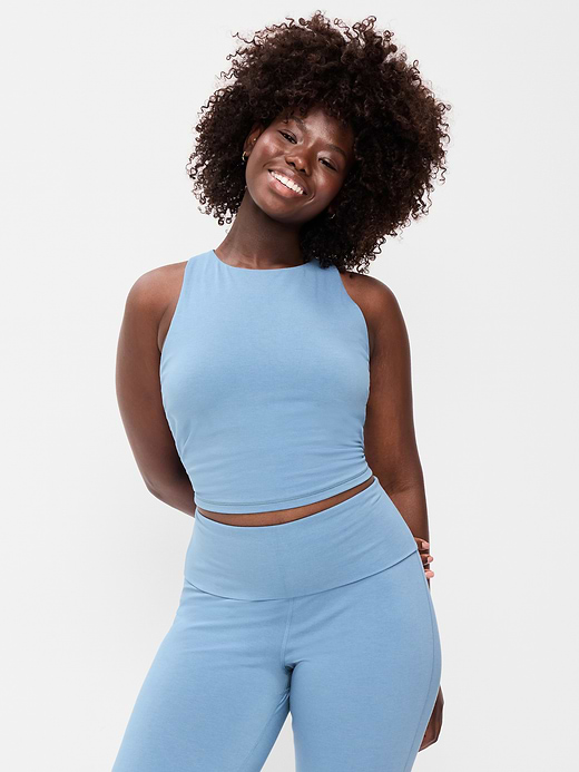 Old Navy Light Support PowerChill High-Neck Racerback Sports Bra — photo 5