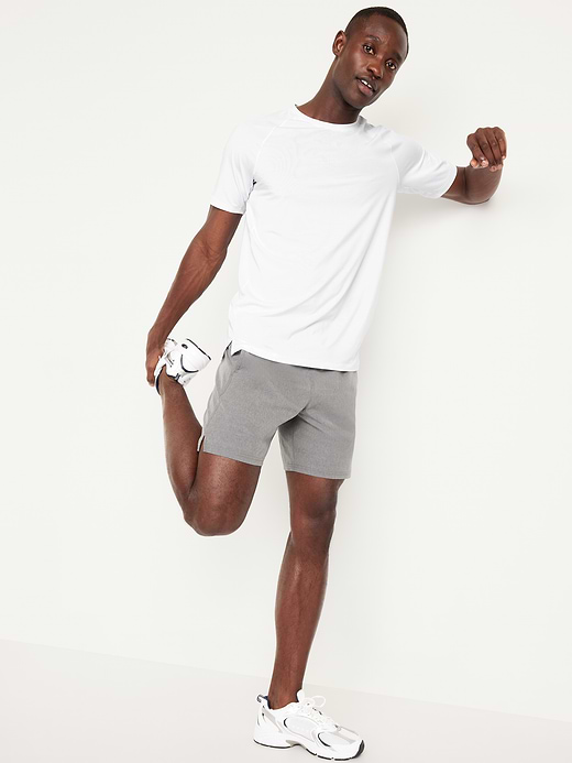 Old Navy Slim Fit Performance Vent T-Shirt — photo 4