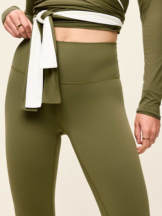 Old Navy High-Waisted StudioSmooth 7/8 Leggings — photo 5