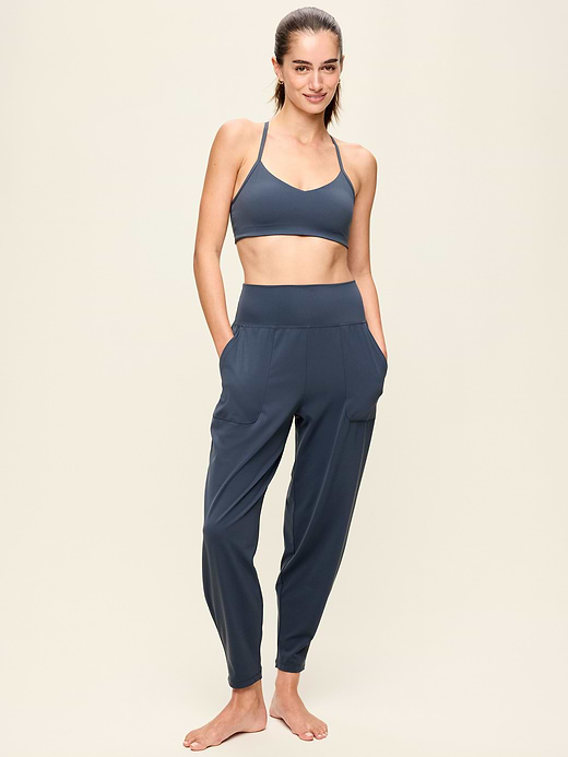 Old Navy High-Waisted StudioSmooth Jogger — photo 3