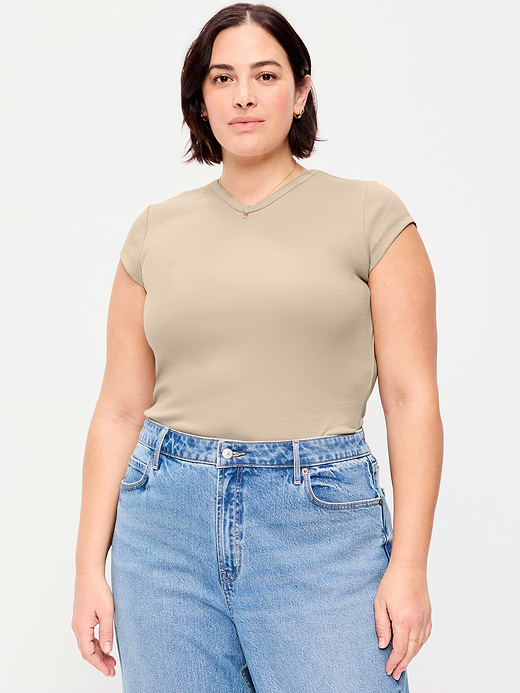 Old Navy Snug High V-Neck T-Shirt — photo 9