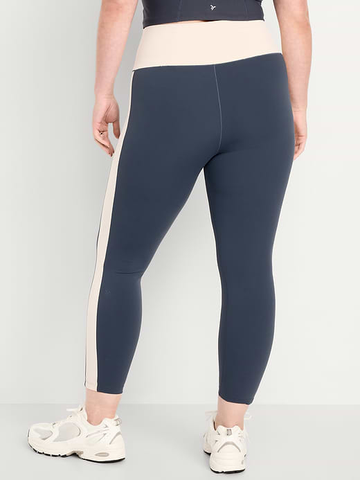 Old Navy Extra High-Waisted StudioSmooth 7/8 Leggings — photo 6